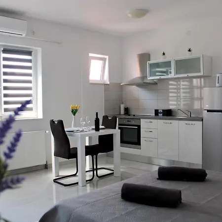 Apartmani Toni Drnis Exterior photo