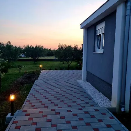 Apartmani Toni Drnis Exterior photo