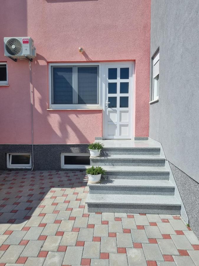 Apartment Toni Drnis